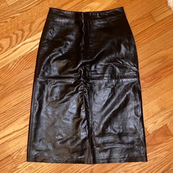 GAP Dresses & Skirts - RARE✨Excellent Preworn Condition✨GAP Genuine Leather Skirt. Size 0. BLACK